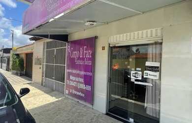 Imagem: A casa possui 3 Dormitórios, 4 Banheiros, 1 Vaga na garagem