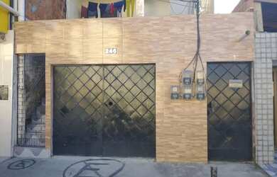 Imagem: A casa possui 1 Dormitório, 1 Banheiro e está localizado