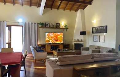 Imagem: A casa em condomínio possui 3 Dormitórios, 5 Banheiros, 4