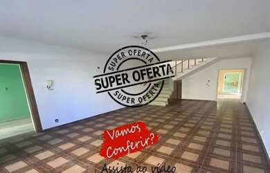 Imagem: A casa possui 3 Dormitórios, 2 Banheiros, 1 Vaga na garagem