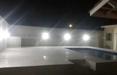 Imagem 1: Vendo troco casa litoral. Piscina, Churrasqueira, 200m² de Áreae4 Vagas...