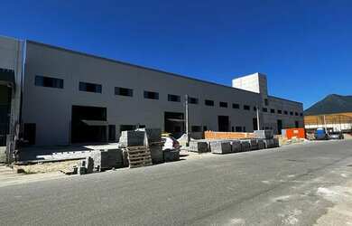 Imagem: O depósito possui 660m² de Área, Imóvel novo e está localizado