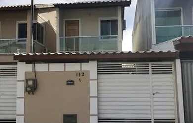 Imagem: A casa possui 2 Dormitórios, 3 Banheiros, 2 Vagas na garagem