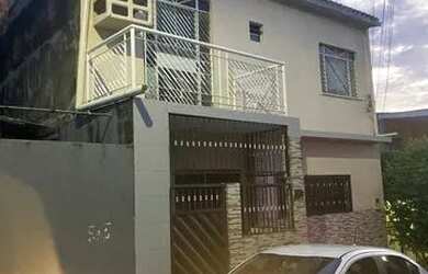 Imagem: A casa possui 2 Dormitórios, 2 Banheiros e está localizado