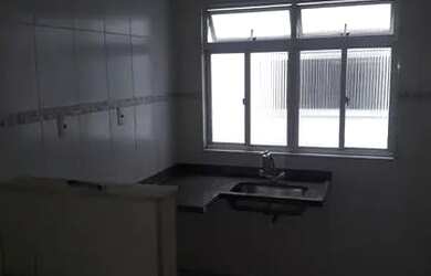 Imagem: O apartamento possui 1 Dormitório, 1 Banheiro, 1 Vaga na garagem