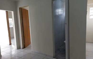 Imagem: A casa possui 2 Dormitórios, 1 Banheiro e está localizado