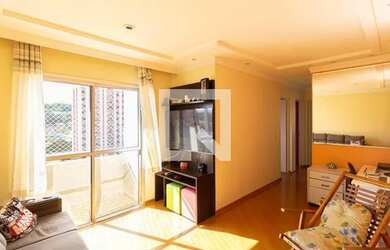 Imagem: O apartamento possui 3 Dormitórios, 1 Banheiro, 1 Vaga na garagem