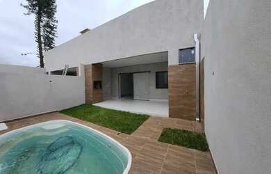 Imagem: A casa possui 3 Dormitórios, 2 Banheiros e 130m² de Área