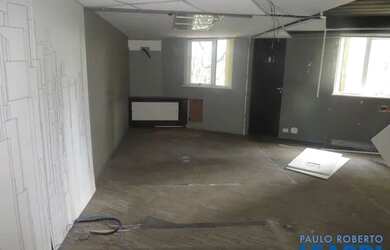 Imagem: O depósito possui 5 Vagas na garagem, 153m² de Área e está