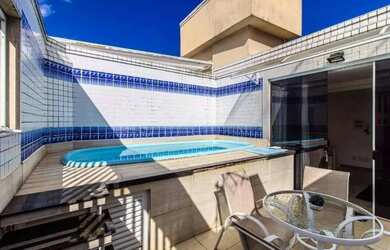 Imagem: A casa em condomínio possui 5 Dormitórios, 5 Banheiros, 3