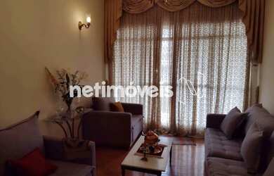 Imagem: A casa possui 4 Dormitórios, 4 Banheiros, 1 Vaga na garagem