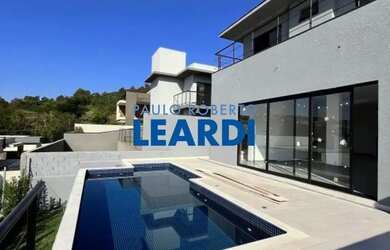 Imagem: A casa em condomínio possui 3 Dormitórios, 5 Banheiros, 4