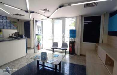 Imagem: O depósito possui 1 Vaga na garagem, 100m² de Área e está