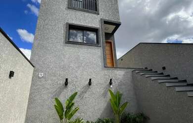 Imagem: A casa em condomínio possui 3 Dormitórios, 3 Banheiros, 2