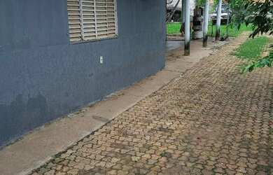 Imagem: A casa possui 2 Dormitórios, 2 Banheiros, 5 Vagas na garagem