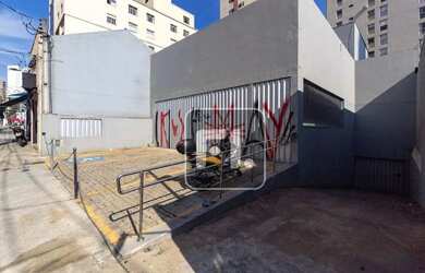 Imagem: O depósito possui 5 Vagas na garagem, 670m² de Área e está