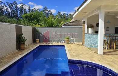 Imagem: A casa em condomínio possui 3 Dormitórios, 4 Banheiros, 4