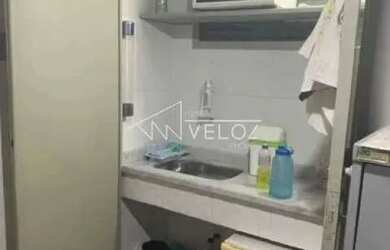 Imagem: A kitnet possui 1 Banheiro, 30m² de Área e está localizado