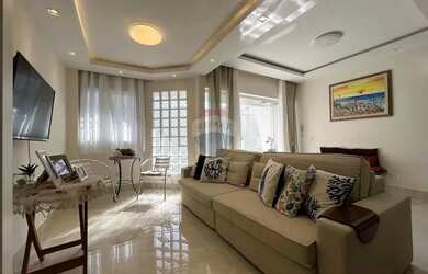 Imagem 3: Lindo Sobrado no Coração de Caiobá Praia Brava