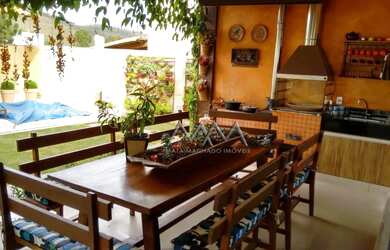 Imagem: A casa para alugar possui 5 Dormitórios, 3 Banheiros, 4 Vagas