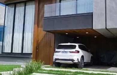 Imagem: A casa em condomínio possui 4 Dormitórios, 2 Banheiros, 4