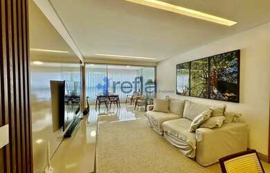 Imagem: O apartamento possui 4 Dormitórios, 5 Banheiros, 4 Vagas na