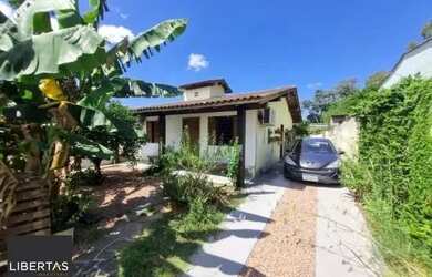 Imagem: A casa possui 2 Dormitórios, 1 Banheiro, 5 Vagas na garagem