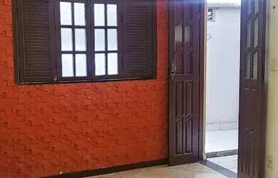 Imagem: A casa possui 1 Dormitório, 1 Banheiro, 40m² de Área e está