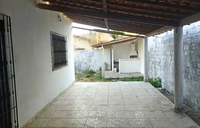 Imagem: A casa em condomínio possui 2 Dormitórios, 2 Banheiros, 3