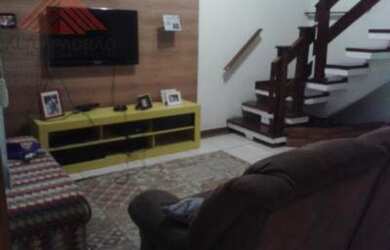 Imagem: A casa possui 3 Dormitórios, 2 Vagas na garagem e está localizado