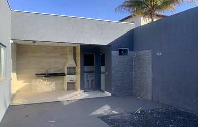 Imagem: A casa em condomínio possui 3 Dormitórios, 1 Banheiro, 4 Vagas