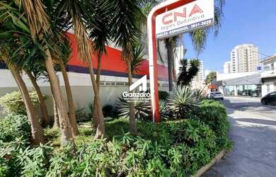 Imagem: O depósito possui 5 Vagas na garagem, 580m² de Área e está