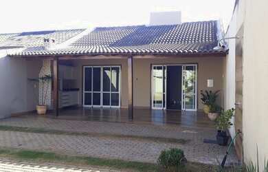 Imagem: A casa em condomínio possui 2 Dormitórios, 2 Banheiros e 5