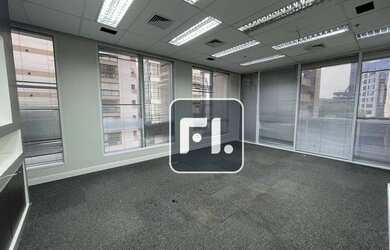 Imagem: O depósito possui 5 Vagas na garagem e 227m² de Área e está