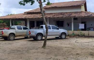 Imagem: A casa possui 3 Dormitórios, 3 Banheiros, 5 Vagas na garagem