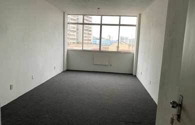 Imagem: O depósito possui 1 Vaga na garagem, 27m² de Área e está