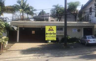 Imagem: O depósito possui 5 Vagas na garagem, 307m² de Área e está