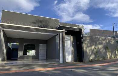 Imagem: A casa possui 3 Dormitórios, 2 Banheiros, 126m² de Área e