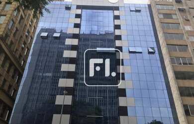 Imagem: O depósito possui 3 Vagas na garagem, 230m² de Área e está