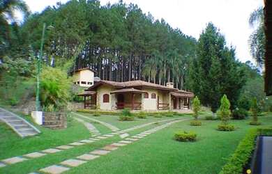 Imagem: A casa possui 1 Dormitório, 1 Banheiro, 1 Vaga na garagem e