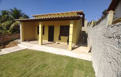 Imagem: A casa possui 2 Dormitórios, 2 Banheiros, 1 Vaga na garagem