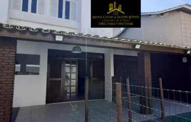 Imagem: A casa possui 4 Dormitórios, 3 Banheiros, 1 Vaga na garagem