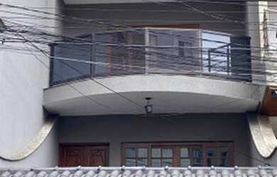 Imagem: A casa possui 5 Dormitórios, 3 Banheiros e 380m² de Área