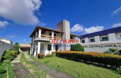 Imagem: A casa possui 4 Dormitórios, 5 Banheiros, 5 Vagas na garagem