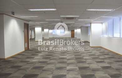 Imagem: O depósito possui 5 Vagas na garagem e 783m² de Área e está