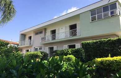 Imagem: A casa possui 5 Dormitórios, 5 Banheiros, 650m² de Área e