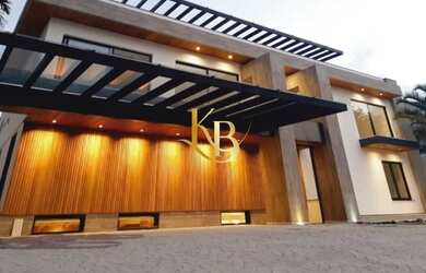 Imagem: A casa em condomínio possui 5 Dormitórios, 5 Banheiros, 4