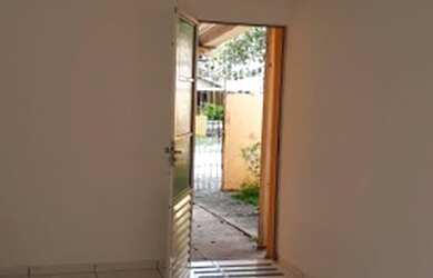 Imagem 2: Casa com 2 Quartos, 70 m² - venda por R$ 330.000 ou aluguel por R$ 1.250/mês...