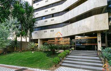 Imagem: O apartamento possui 5 Dormitórios, 5 Banheiros, 4 Vagas na