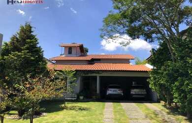 Imagem: A casa em condomínio possui 4 Dormitórios, 5 Banheiros, 4